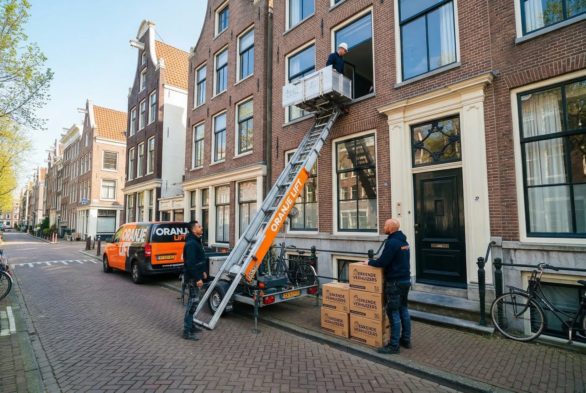 Aanhangerlift voor verhuizing in smalle straat Gouda centrum